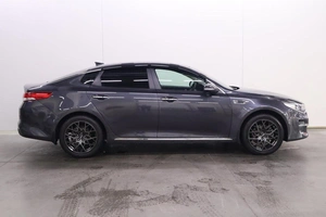 Седан Kia Optima 2018 года, 1660000 рублей, Брянск