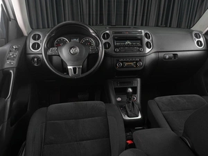 Внедорожник Volkswagen Tiguan 2012 года, 1339000 рублей, Тюмень