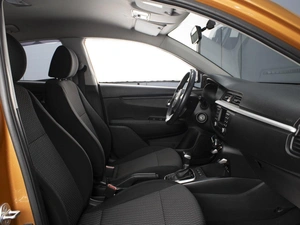 Седан Kia Rio 2018 года, 1390000 рублей, Омск