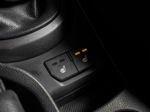 Хетчбэк Kia Rio 2012 года, 879000 рублей, Воронеж