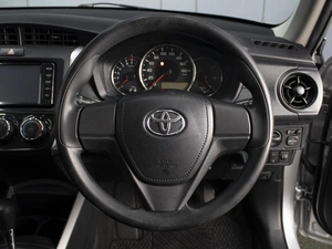 Универсал Toyota Corolla Fielder 2018 года, 1390000 рублей, Омск