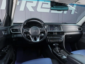 Седан Kia Optima 2019 года, 2299000 рублей, Сургут