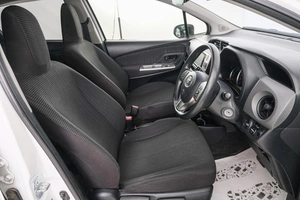 Хетчбэк Toyota Vitz 2016 года, 919000 рублей, Красноярск