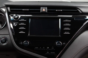 Седан Toyota Camry 2018 года, 2009000 рублей, Оренбург