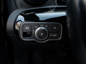 Хетчбэк Mercedes-benz A-класс 2019 года, 2098000 рублей, Краснодар