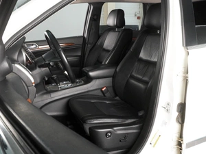 Внедорожник Jeep Grand Cherokee 2012 года, 1819000 рублей, Красный Пахарь