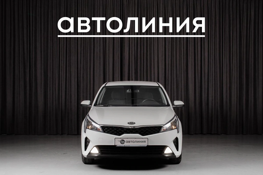 Седан Kia Rio 2020 года, 965000 рублей, Красноярск