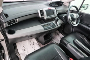 Минивэн Honda Freed 2013 года, 1129000 рублей, Красноярск