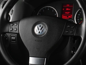 Внедорожник Volkswagen Tiguan 2009 года, 1199000 рублей, Тюмень