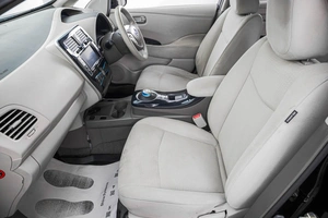 Хетчбэк Nissan Leaf 2011 года, 849000 рублей, Барнаул