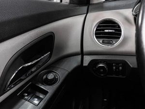 Седан Chevrolet Cruze 2011 года, 669000 рублей, Тюмень