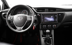 Седан Toyota Corolla 2018 года, 1550000 рублей, Орёл