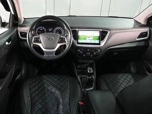 Седан Hyundai Solaris 2017 года, 1395000 рублей, Ростов-на-Дону