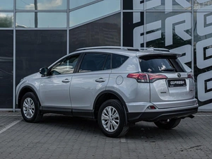 Внедорожник Toyota RAV4 2016 года, 2430000 рублей, Краснодар