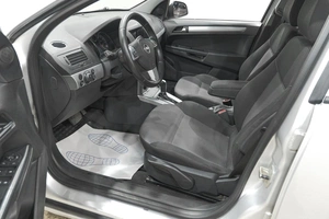 Седан Opel Astra 2010 года, 579000 рублей, Новокузнецк