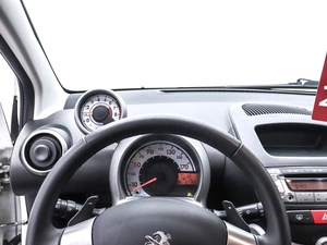 Хетчбэк Peugeot 107 2012 года, 599000 рублей, Красноярск
