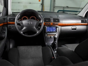 Седан Toyota Avensis 2007 года, 880000 рублей, Воронеж