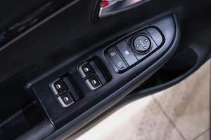 Хетчбэк Kia Rio X-Line 2019 года, 1699000 рублей, Новокузнецк