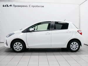 Хетчбэк Toyota Vitz 2019 года, 1050000 рублей, Красноярск