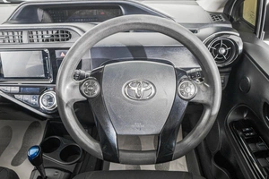 Хетчбэк Toyota Aqua 2016 года, 1099000 рублей, Барнаул