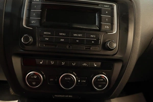 Седан Volkswagen Jetta 2014 года, 1019000 рублей, Челябинск