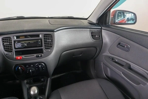 Хетчбэк Kia Rio 2007 года, 379000 рублей, Пермь