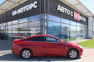 Седан Hyundai Sonata 2012 года, 950000 рублей, Мирное