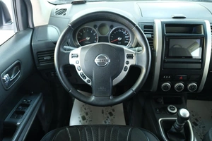 Внедорожник Nissan X-Trail 2010 года, 1089000 рублей, Омск