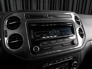 Внедорожник Volkswagen Tiguan 2012 года, 1199000 рублей, Тюмень