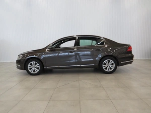Седан Volkswagen Passat 2014 года, 1380000 рублей, Калуга