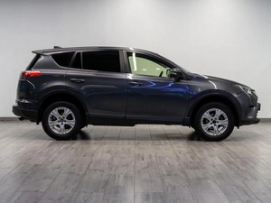 Внедорожник Toyota RAV4 2015 года, 2099000 рублей, Саратов