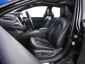 Седан Toyota Camry 2023 года, 3999050 рублей, Москва