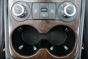 Внедорожник Volkswagen Touareg 2014 года, 2349000 рублей, Омск