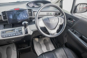 Минивэн Honda Freed 2012 года, 1219000 рублей, Барнаул