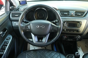 Хетчбэк Kia Rio 2013 года, 619000 рублей, Омск