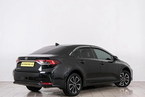 Седан Toyota Corolla 2019 года, 1899000 рублей, Красноярск