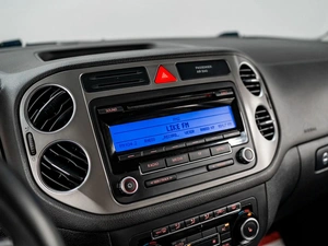 Внедорожник Volkswagen Tiguan 2010 года, 1210000 рублей, Красноярск