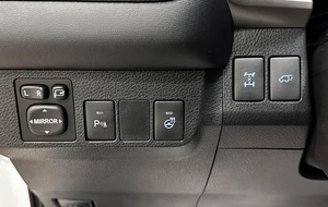 Внедорожник Toyota RAV4 2018 года, 2657000 рублей, Красноярск