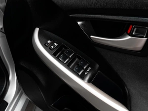 Лифтбек Toyota Prius 2013 года, 1449000 рублей, Тюмень