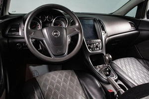 Хетчбэк Opel Astra 2010 года, 539000 рублей, Сургут