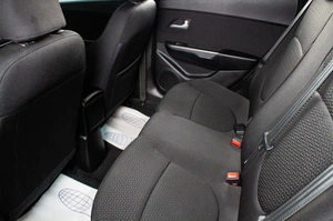 Хетчбэк Kia Rio 2013 года, 1039000 рублей, Сургут
