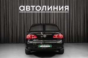 Седан Volkswagen Passat 2011 года, 730000 рублей, Красноярск