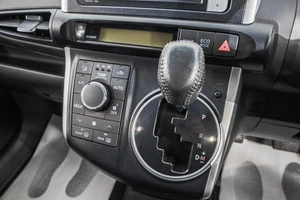 Минивэн Toyota Wish 2011 года, 1189000 рублей, Барнаул