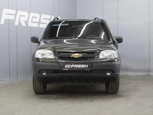 Внедорожник Chevrolet Niva 2018 года, 810000 рублей, Омск