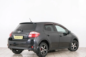Хетчбэк Toyota Auris 2011 года, 1109000 рублей, Красноярск