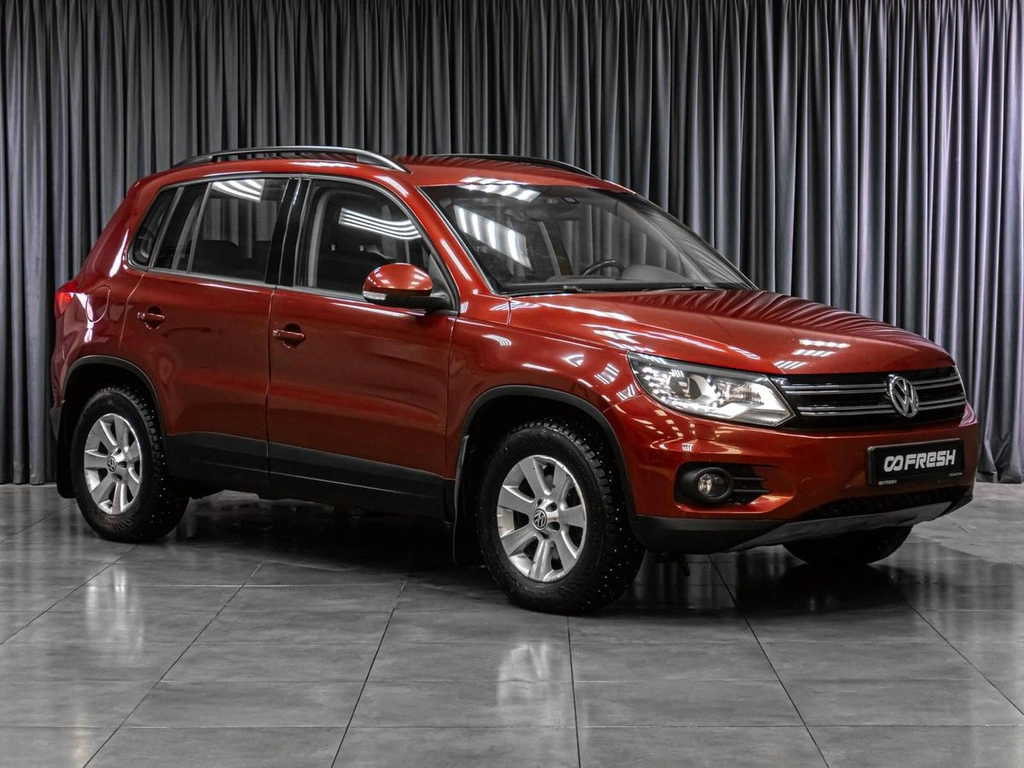 Внедорожник Volkswagen Tiguan 2012 года, 1429000 рублей, Тюмень