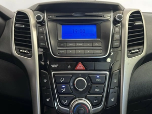 Хетчбэк Hyundai i30 2013 года, 995000 рублей, Красноярск