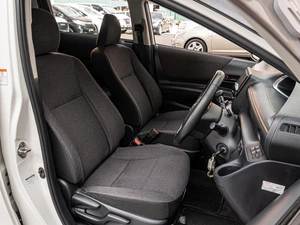 Минивэн Toyota Sienta 2019 года, 1450000 рублей, Краснодар