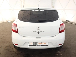 Хэтчбек Renault Sandero 2018 года, 920000 рублей, Орёл
