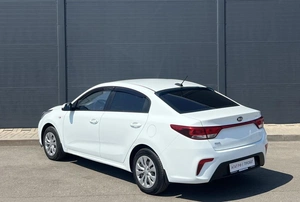 Седан Kia Rio 2017 года, 1300000 рублей, Солонцы
